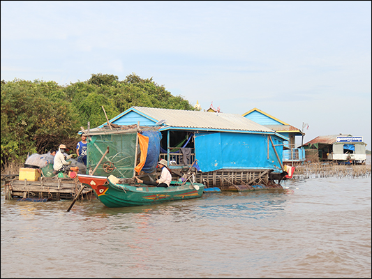 <strong>Artigiani... galleggianti sul Tonle Sap Lake </strong><br /> <br /><em>♫ Chick Corea & Gary Burton - Arise, Her Eyes.mp3</em>