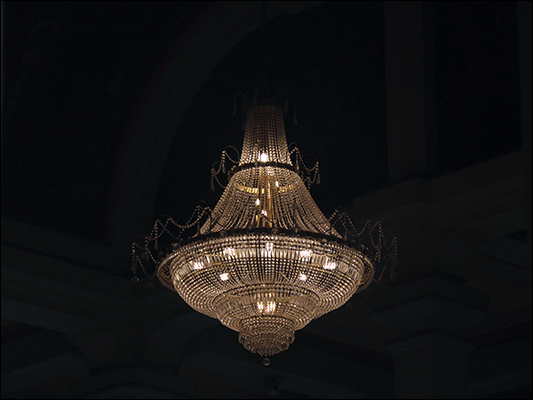 <strong>Nella sala del trono del Royal Palace </strong><br /> <br /><em>♫ Chick Corea & Gary Burton - Crystal Silence.mp3</em>