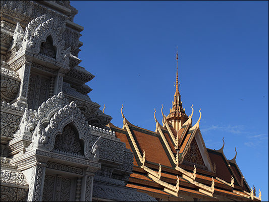 <strong>Royal Palace e Silver Pagoda a Phnom Penh </strong><br /> <br /><em>♫ Chick Corea & Gary Burton - Crystal Silence.mp3</em>