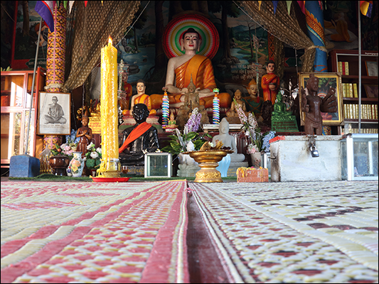 <strong>Interno del Wat Phnom Sampov </strong><br /> <br /><em>♫ Chick Corea & Gary Burton - Crystal Silence.mp3</em>