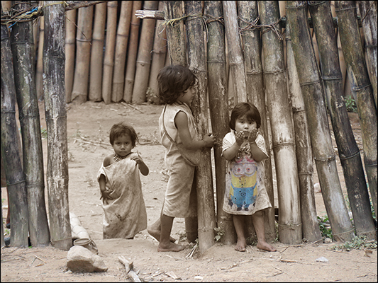 <strong>Bambini di etnia Wiwa sul Camino a Ciudad Perdida</strong><br /> <br /><em>♫ Chick Corea & Gary Burton - Crystal Silence - What Game Shall We Play Today.mp3 </em>