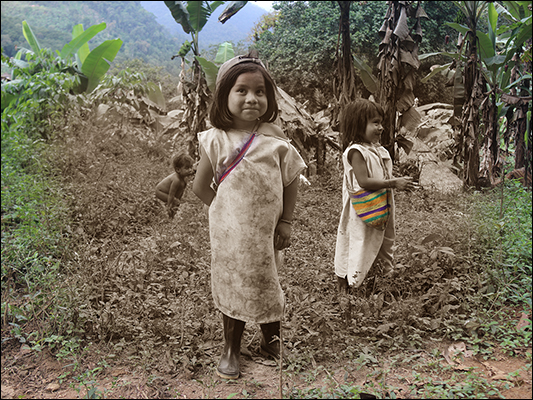 <strong>Bimbi Wiwa sul camino a Ciudad Perdida</strong><br /> <br /><em>♫ Chick Corea & Gary Burton - Crystal Silence - What Game Shall We Play Today.mp3 </em>