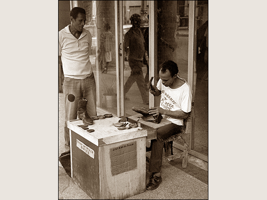 <strong>Ciabattino a La Habana</strong><br /> <br /><em>♫ Polo Montañez - Guajiro Natural - Guajiro Natural.mp3</em>