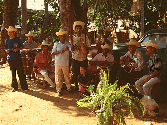 <strong>Casa de la Música</strong><br /> <br /><em>♫ Polo Montañez - Guajiro Natural - Guajiro Natural.mp3</em>