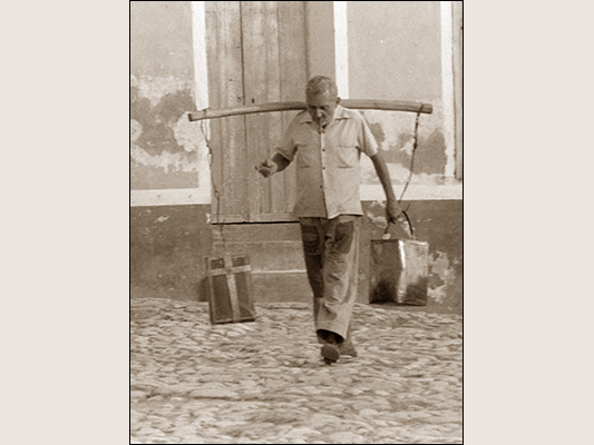 <strong>Bilanciere a Trinidad</strong><br /> <br /><em>♫ Polo Montañez - Guajiro Natural - Guajiro Natural.mp3</em>