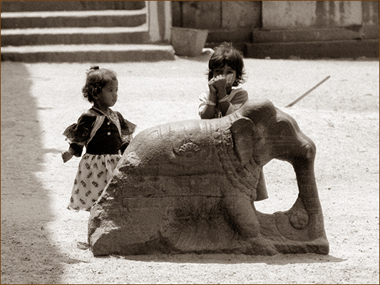 <strong>Tiruchirappalli</strong><br /> <br /><em>♫ Chick Corea & Gary Burton - Crystal Silence - What Game Shall We Play Today.mp3</em>