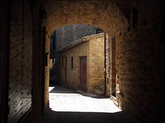 <strong>Per le vie del centro</strong><br /> <br /><em>♫ Chick Corea & Gary Burton - Crystal Silence - Arise, Her Eyes.mp3</em>