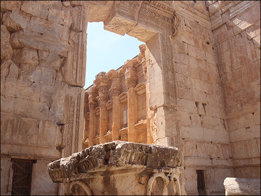 <strong>Tempio di Bacco a Baalbek</strong><br /><br /><em>♫ Chick Corea & Gary Burton - Crystal Silence - Senor Mouse.mp3</em>