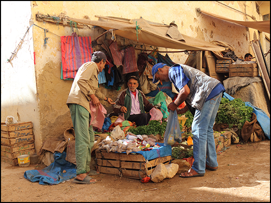 <strong>Souk di Meknès</strong><br /> <br /><em>♫ Moktar Gania & Gnawa Soul - Kouyou Kouyou.mp3</em>