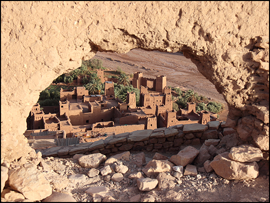 <strong>Ait Ben Haddou vista dall’alto</strong><br /> <br /><em>♫ Moktar Gania & Gnawa Soul - Rabi Lâafou.mp3</em>