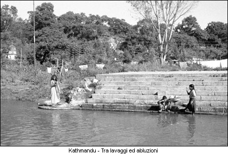 Kathmandu - Tra lavaggi e abluzioni