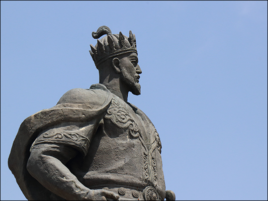 <strong>Amir Temur a Shahrisabz</strong><br /> <br /><em>♫ John Coltrane - Giant Steps - Giant Steps.mp3</em>
