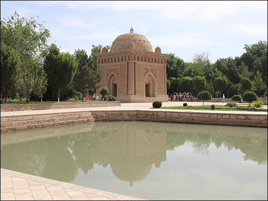 <strong>Mausoleo di Ismail Samani a Bukhara</strong><br /> <br /><em>♫ John Coltrane - Giant Steps - Giant Steps.mp3</em>