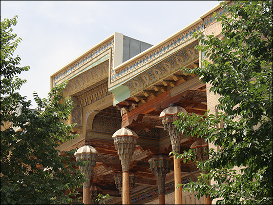 <strong>Moschea Bolo Howz</strong><br /> <br /><em>♫ John Coltrane - Giant Steps - Giant Steps.mp3</em>