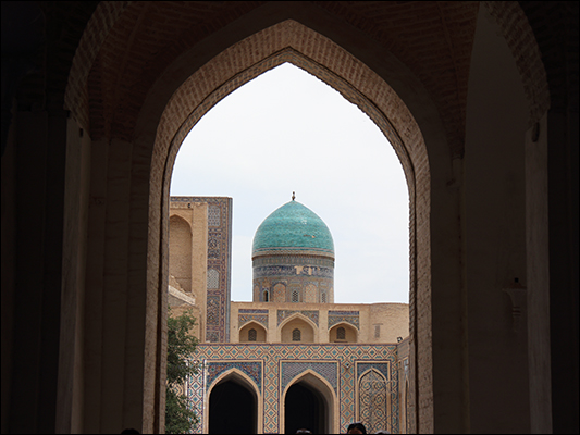 <strong>Kalyan vista dalla madrasa Mir-i Arabè</strong><br /> <br /><em>♫ John Coltrane - Giant Steps - Giant Steps.mp3</em>