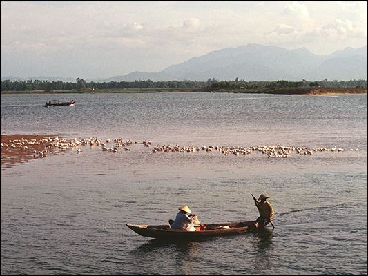 <strong>Allevamento anatre ad Hoi An</strong><br /> <br /><em>♫ Keit Jarrett - Four Artists - Margot.mp3</em>