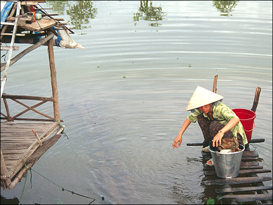 <strong>Lavastoviglie a Chau Doc</strong><br /> <br /><em>♫ Lionel Hampton - Walkman Jazz - Je Ne Sais Pas.mp3</em>