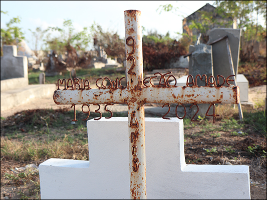 <strong>Cimitero all'Ilha de Moçambique</strong><br /> <br /><em>♫ Lionel Hampton - Walkman Jazz - Flying Home.mp3</em>